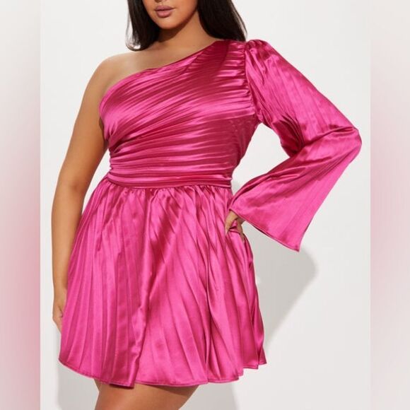 Fashion Nova Molly Pleated Mini Dress in Magenta - Picture 4 of 8